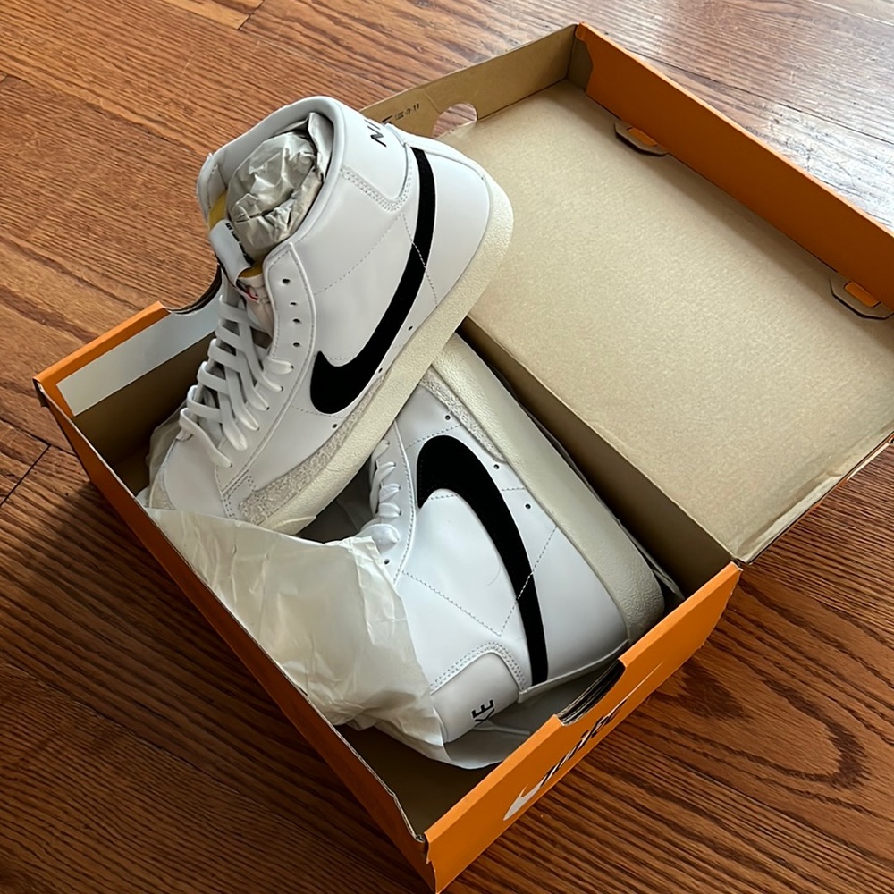 W Blazer Mid ‘77 Nike